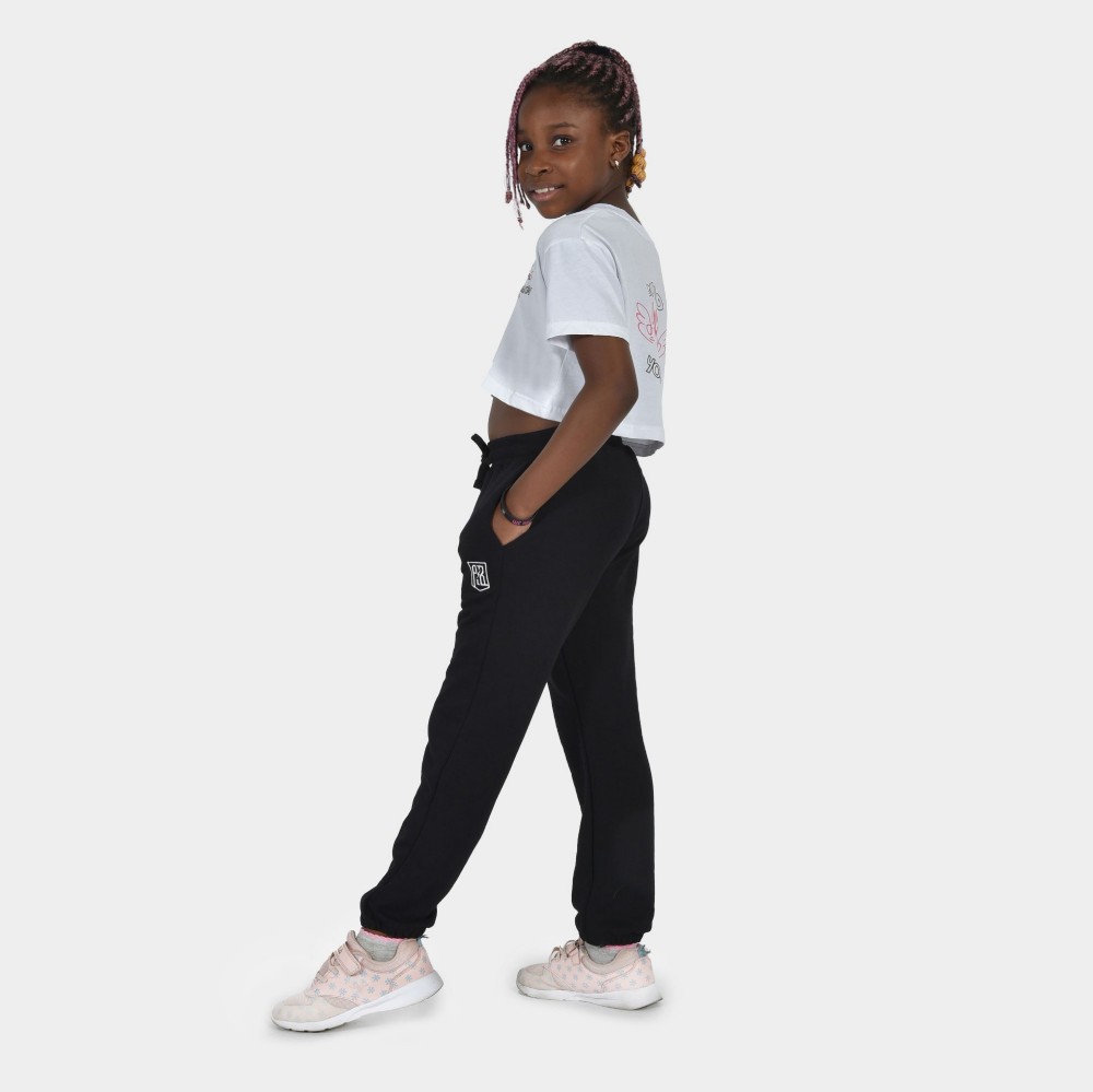 Kids' Sweatpants Baseline | ANTETOKOUNBROS | Black Model Side