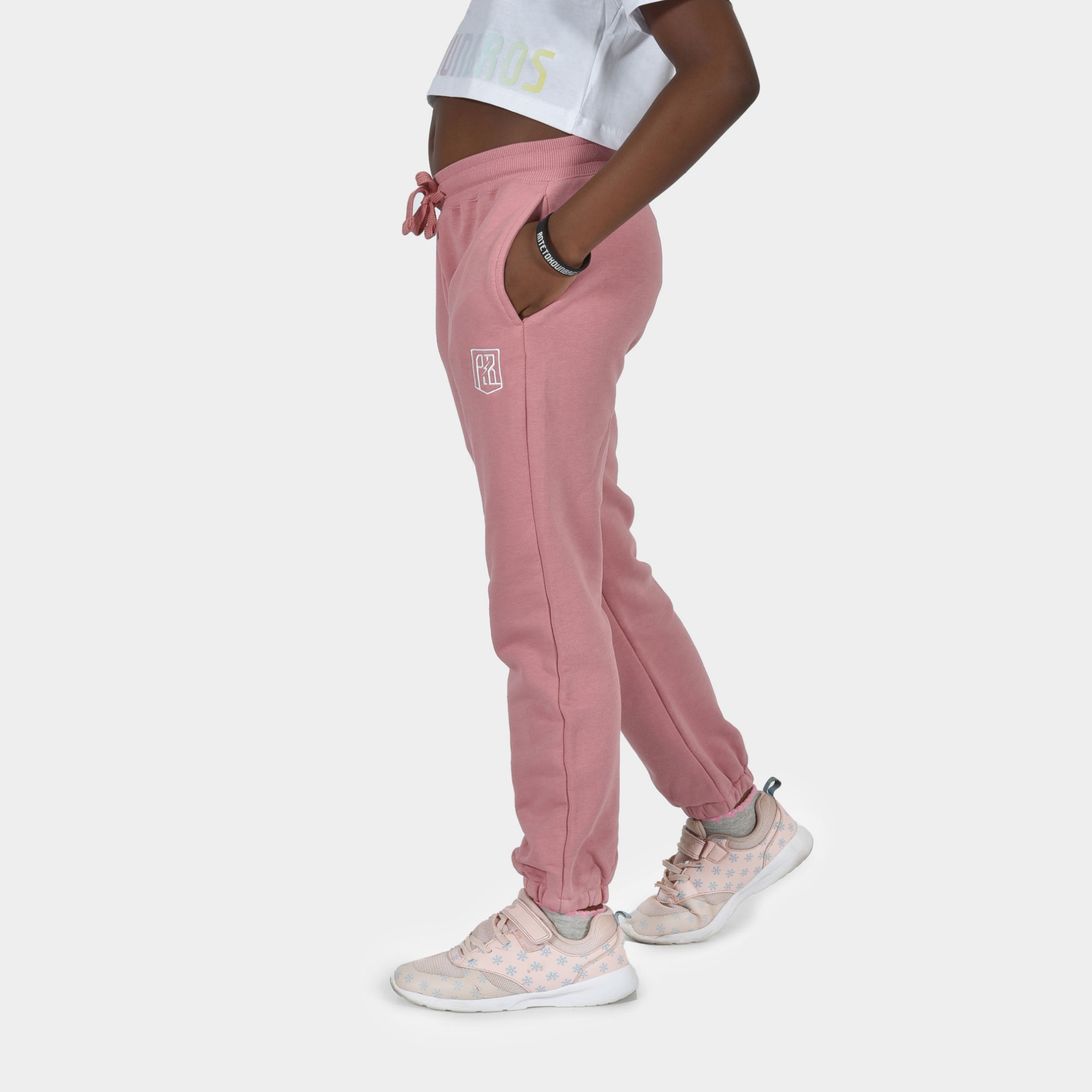 Kids' Sweatpants Baseline Black Front 1 | Antetokounbros