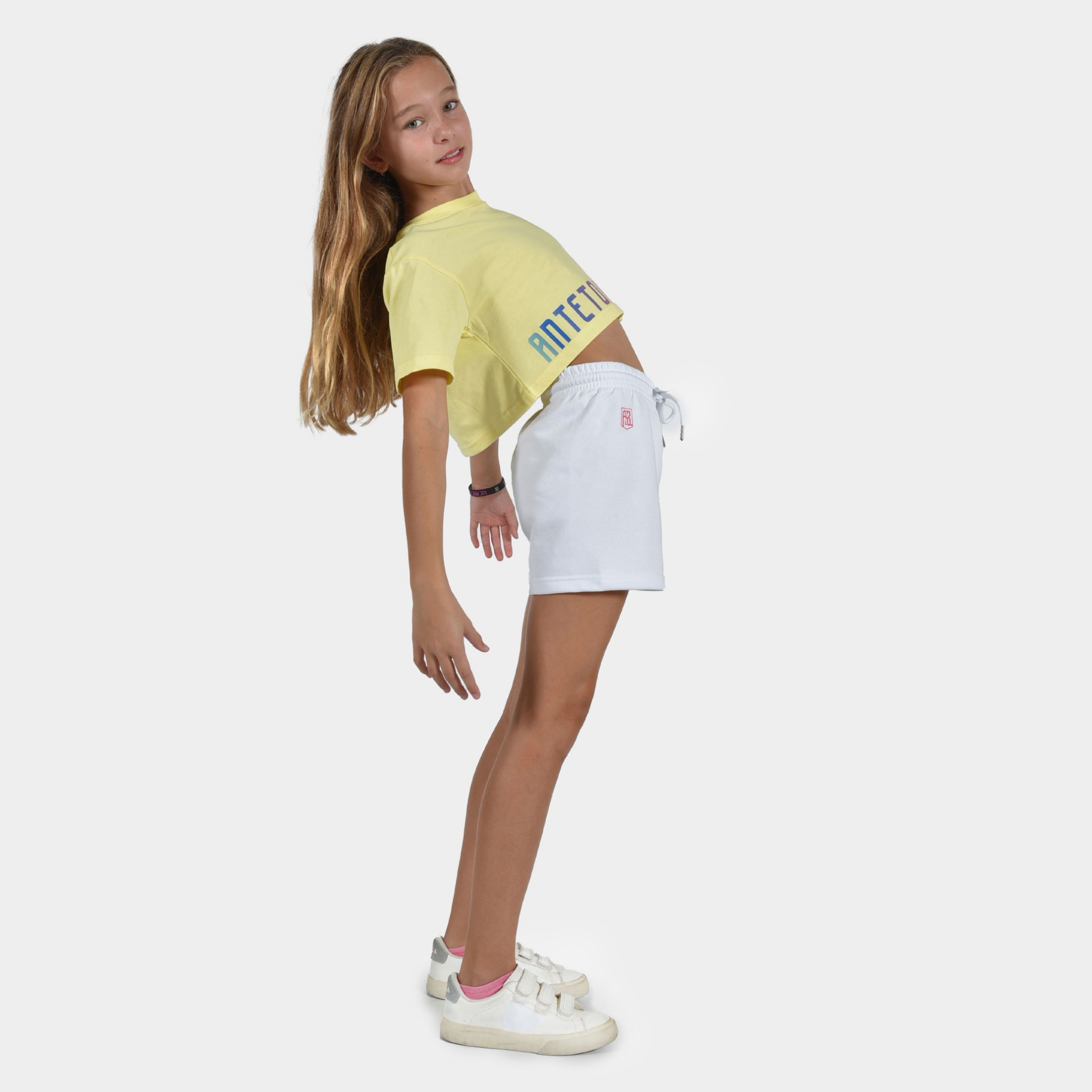 Kids' Crop Top T-shirt Calm Graffiti Yellow Model Front 1