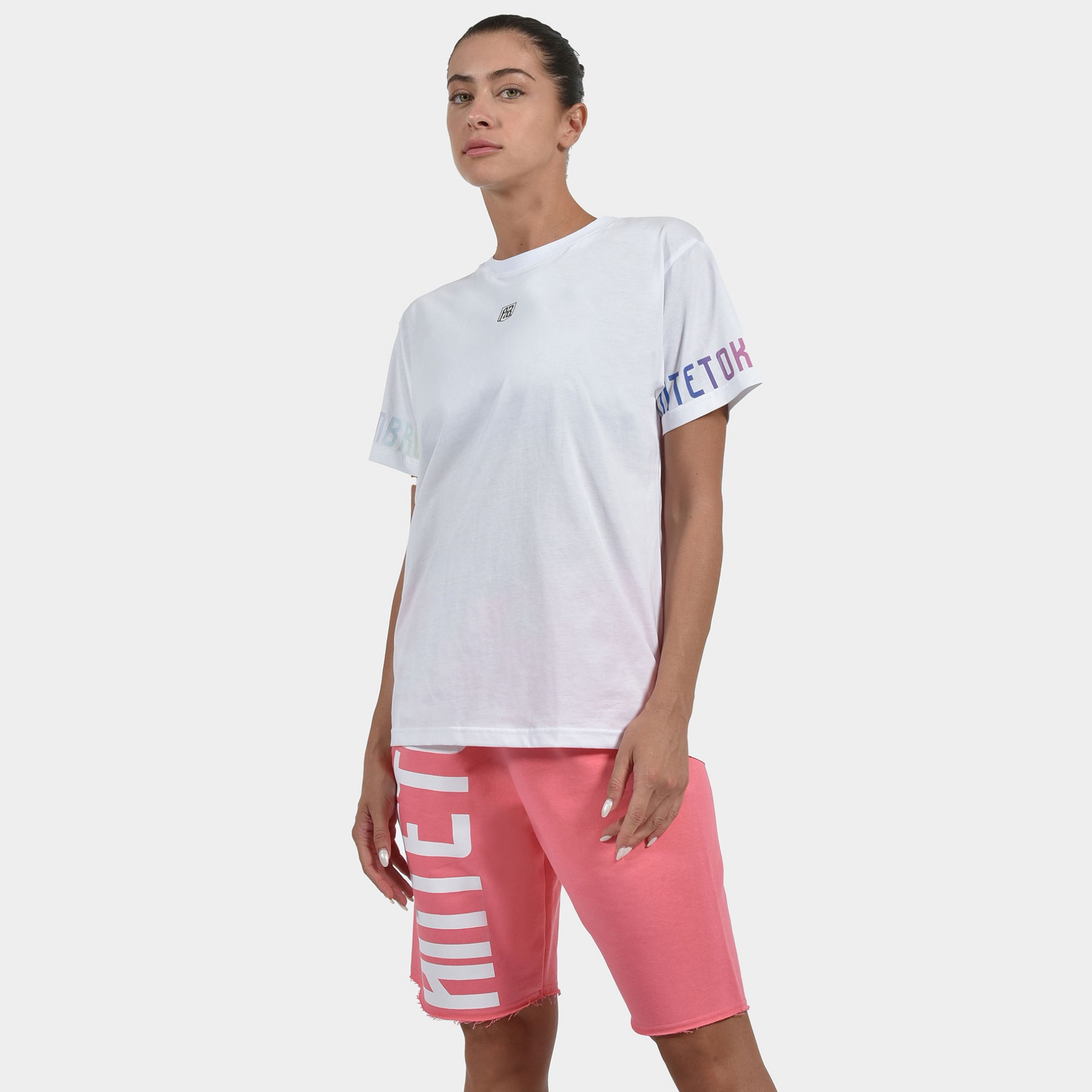 Women's T-shirt Calm Graffiti | ANTETOKOUNBROS | White Model Front