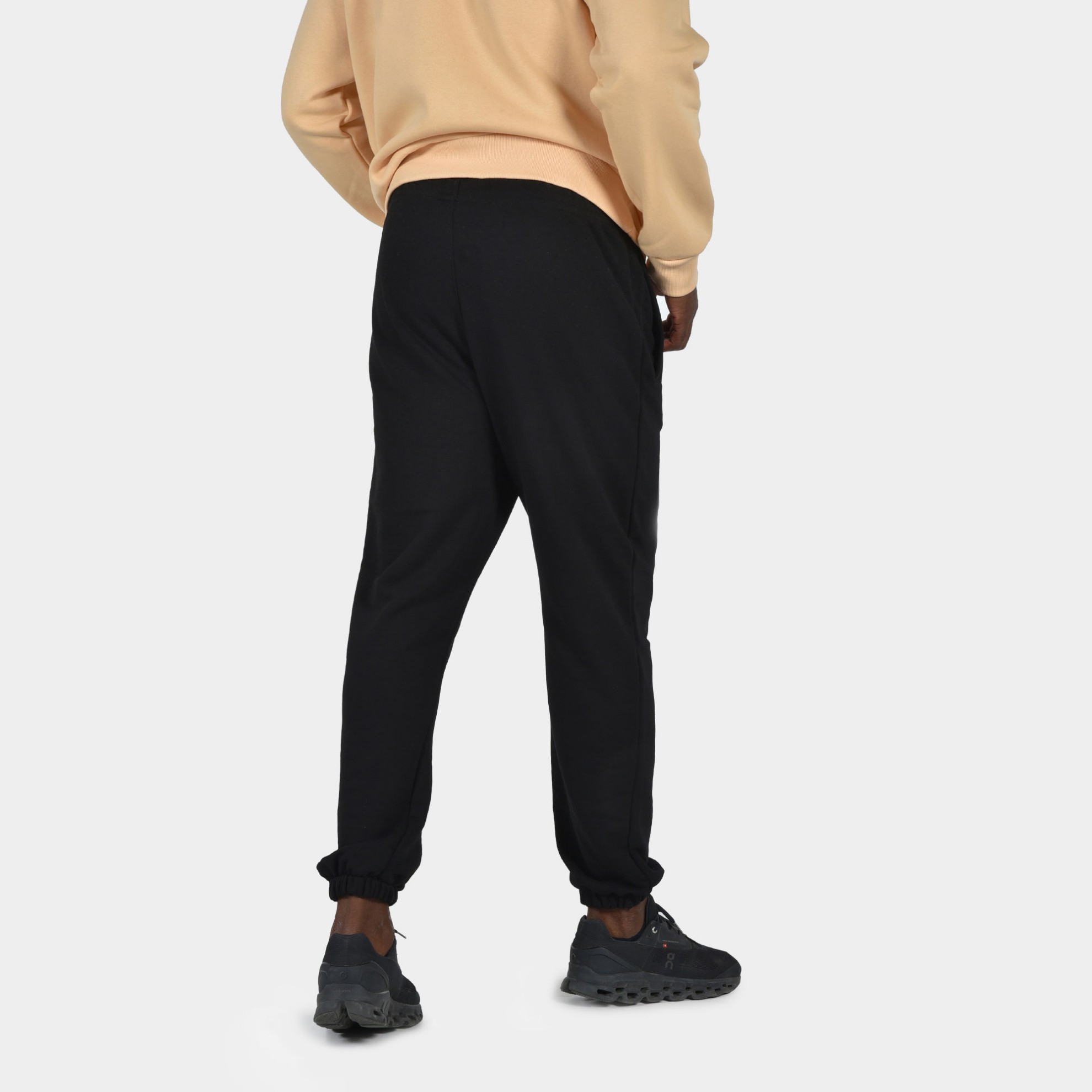 Men's Sweatpants Baseline | ANTETOKOUNBROS | Black Back