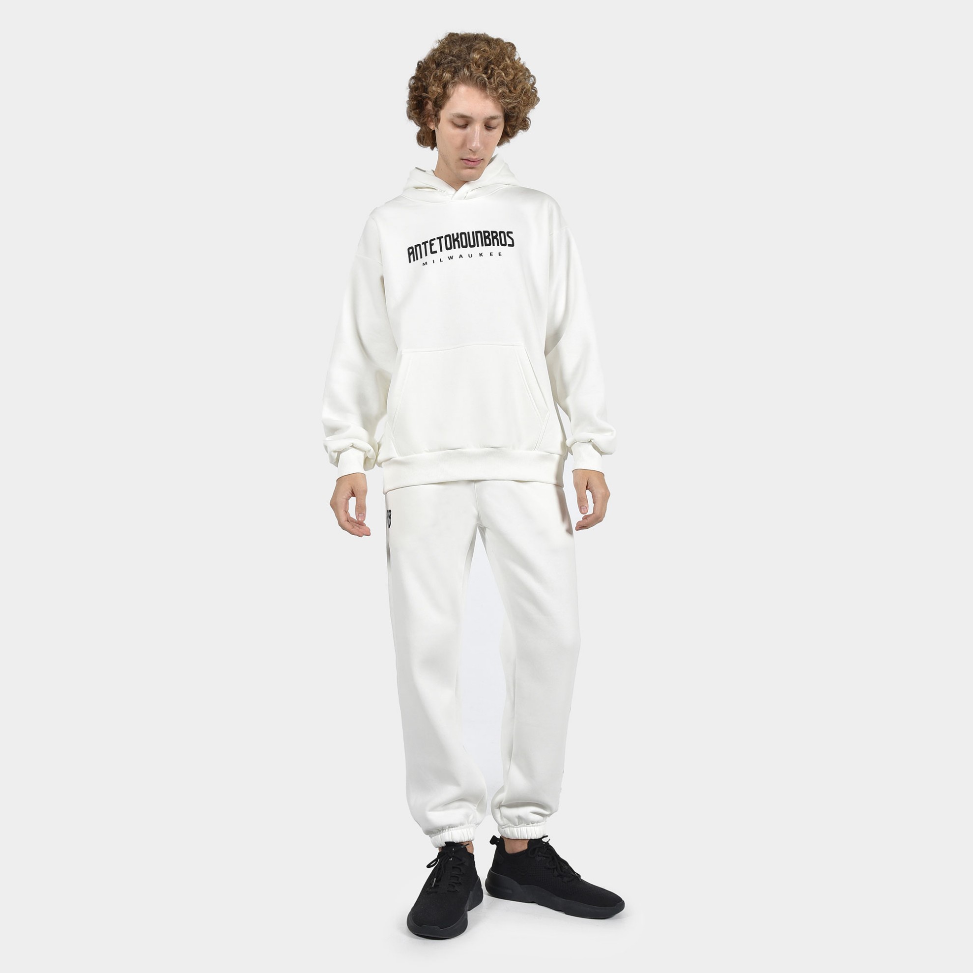 ANTETOKOUNBROS Unisex Hoodie Feelfall Milwaukee Off White Model Front