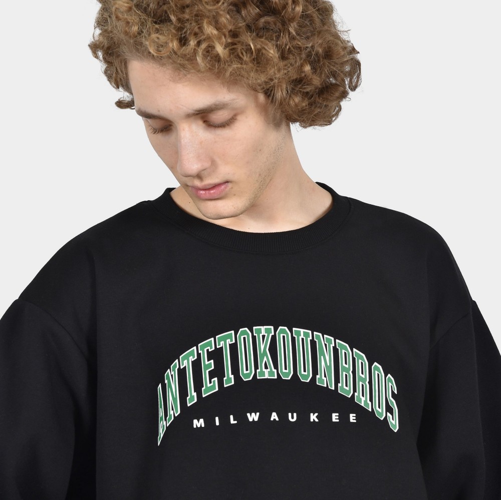 ANTETOKOUNBROS Men's Oversized Sweatshirt Varsity Milwaukee Black Detail