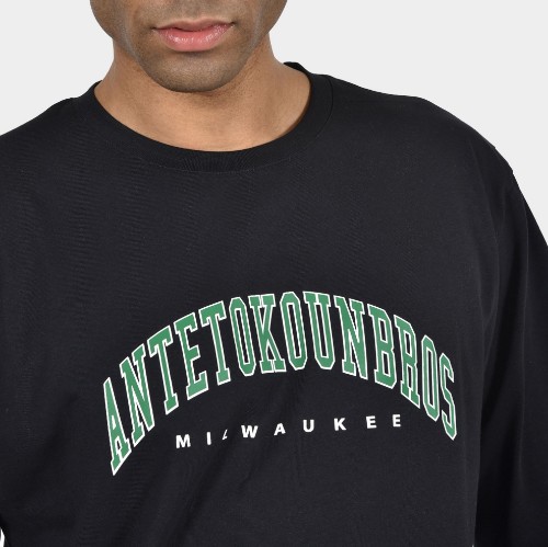 ANTETOKOUNBROS Men's T-shirt Varsity Milwaukee Black Detail thumb