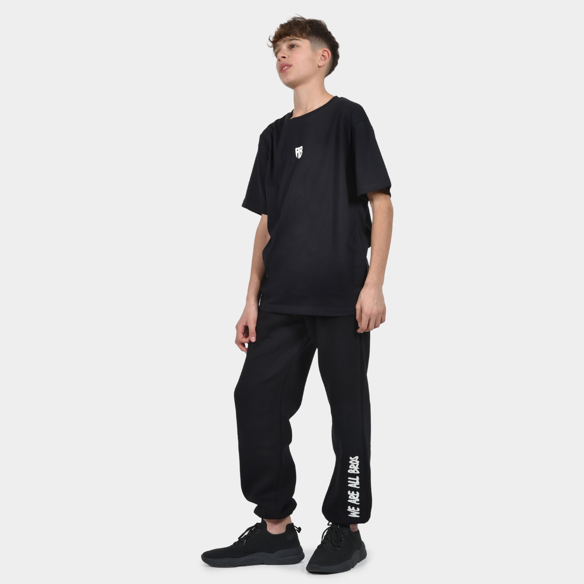 ANTETOKOUNBROS Kids' Oversized T-shirt We are all Bros Black Model Front