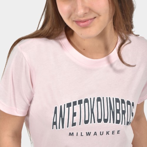 Kids' T-shirt Milwaukee Logo Varsity Pink Front Detail | Antetokounbros thumb