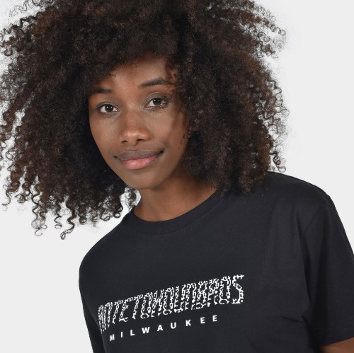 Women's T-shirt Animal Print Milwaukee Logo Black | Detail | Antetokounbros