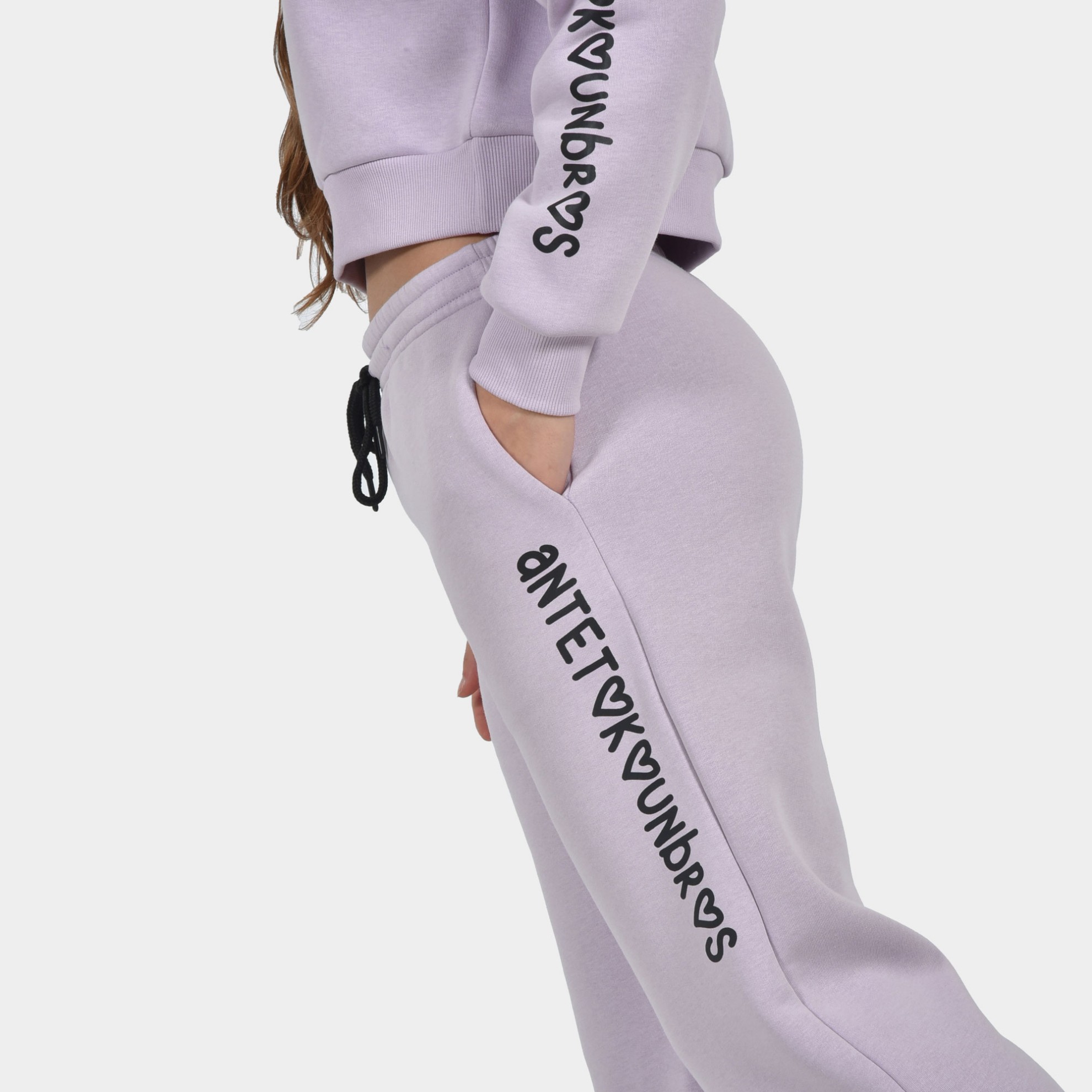 Kids' Wide Leg Sweatpants Smiley Orchid | Antetokounbros | Detail