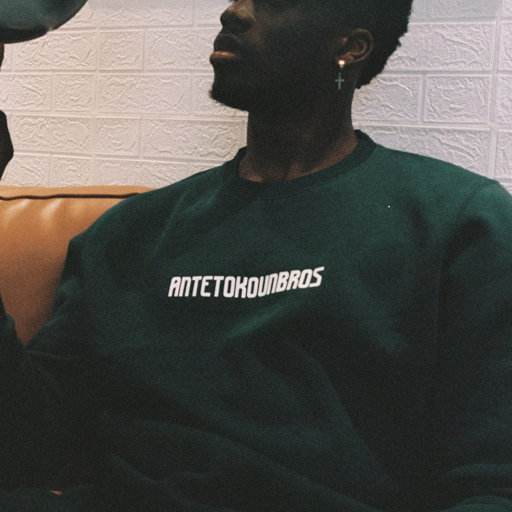 Unisex French Terry Sweatshirt Logo Green I ANTETOKOUNBROS Detail