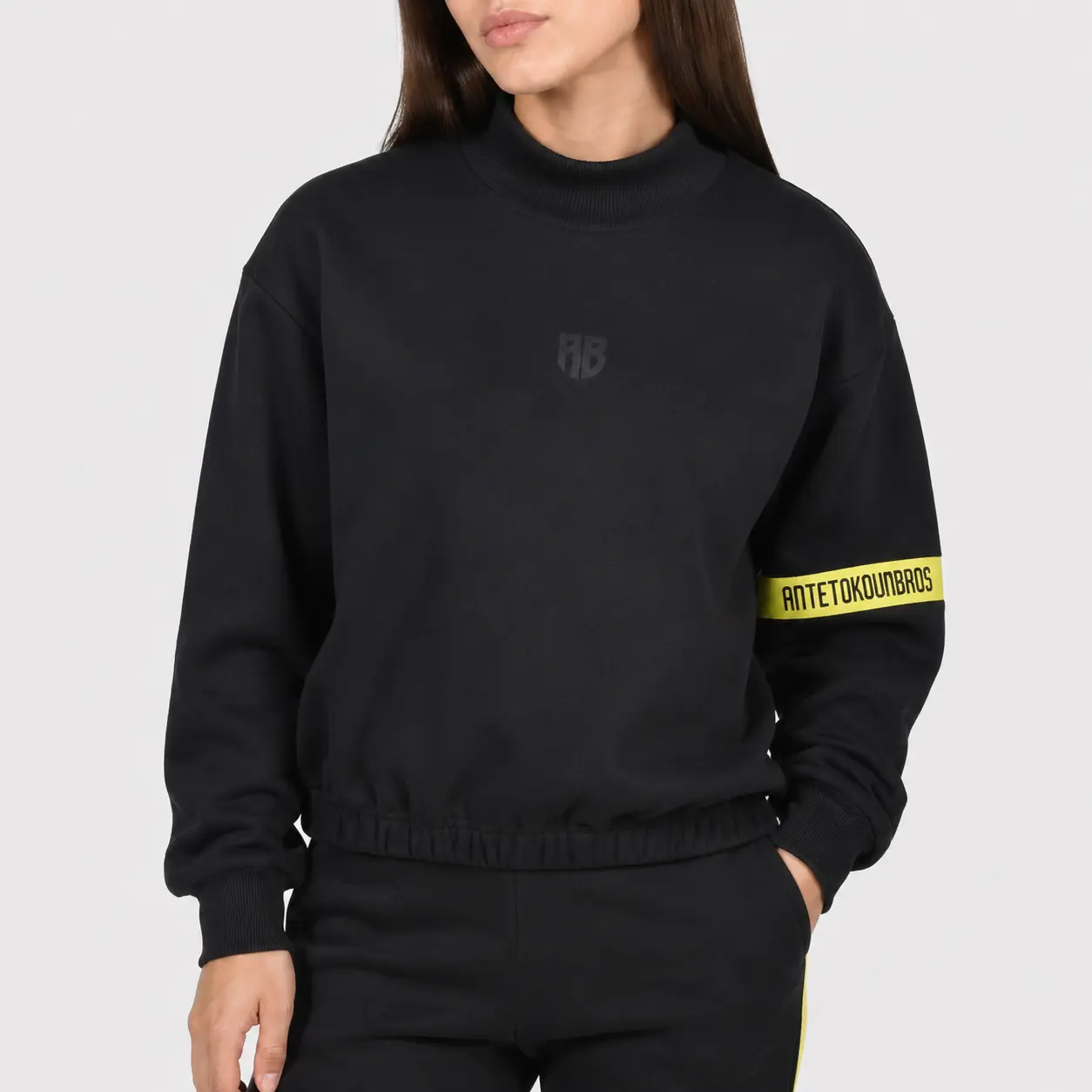 Women's Crop Top Sweatshirt Mock Neck Logomania Black| Front | Antetokounbros